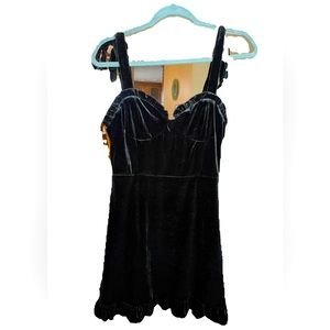 Velvet 90’s Style Black Mini Cocktail Dress